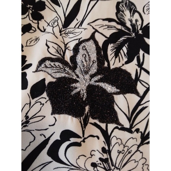 Boston Proper Black & Cream Floral Embellished Trumpet Sleeve Dress Size 4 - Picture 8 of 9